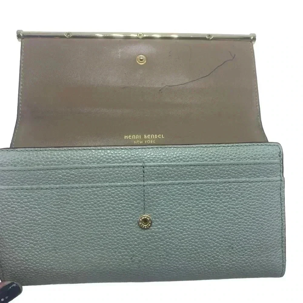 Henri Bendel pebbled leather wallet gold accent bendelgirl